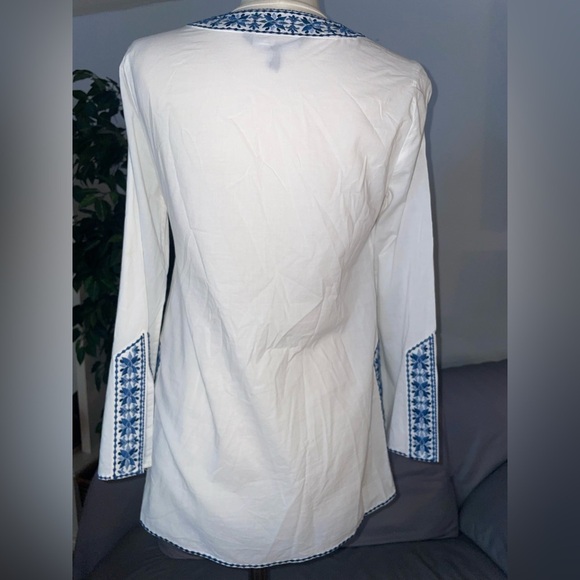 White House Black Market Tunic with embroidery and silver gems size 0 - Picture 4 of 6